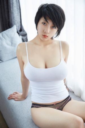 商务旅行戴绿帽女老板同房